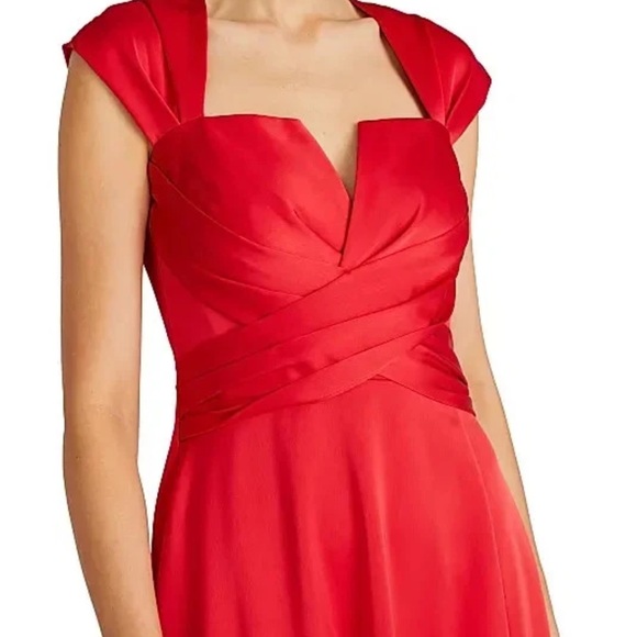 Theia gown - Picture 5 of 7